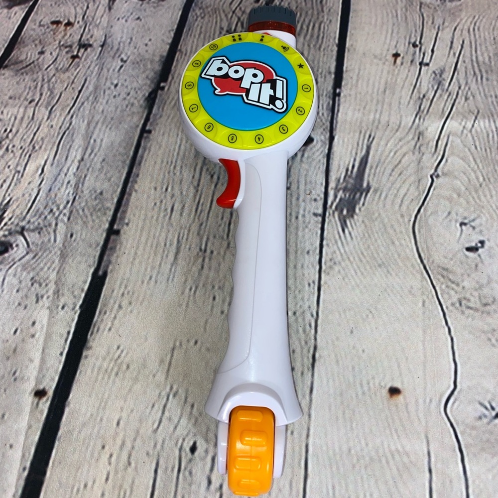 Bop It! Hasbro Pull Twist Original Electronic Handheld Game Tested 10 Settings